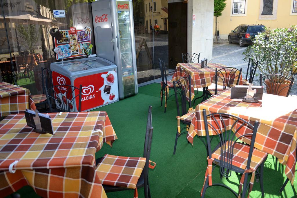 גיור Hotel Konferencia מראה חיצוני תמונה