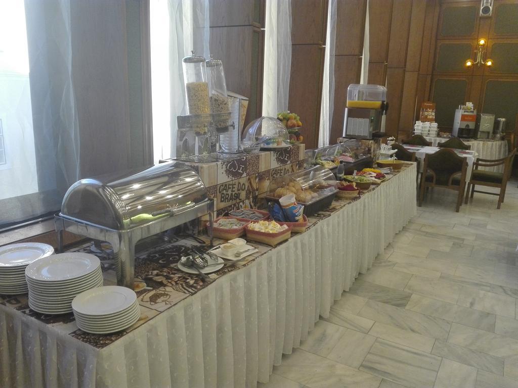 גיור Hotel Konferencia מראה חיצוני תמונה