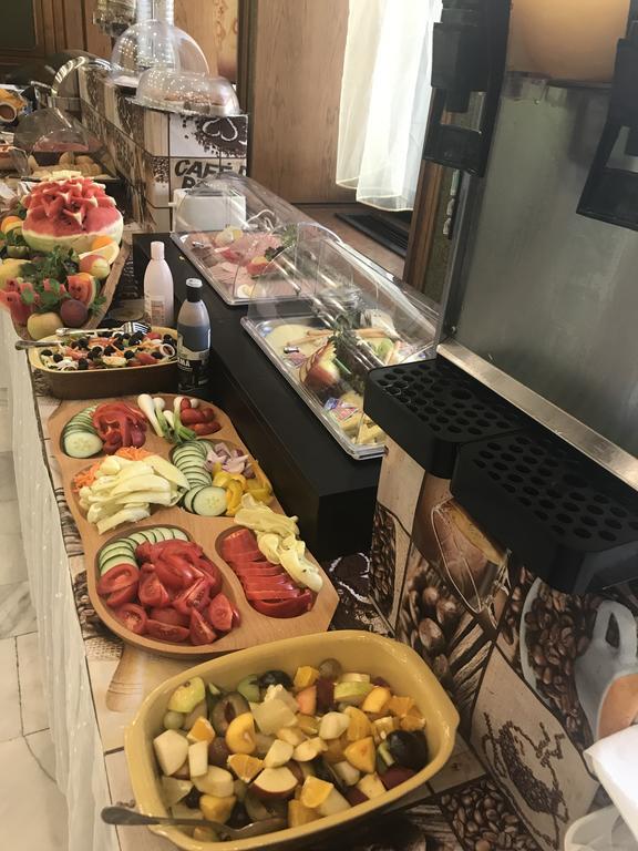 גיור Hotel Konferencia מראה חיצוני תמונה