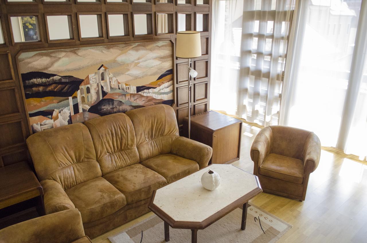 גיור Hotel Konferencia מראה חיצוני תמונה